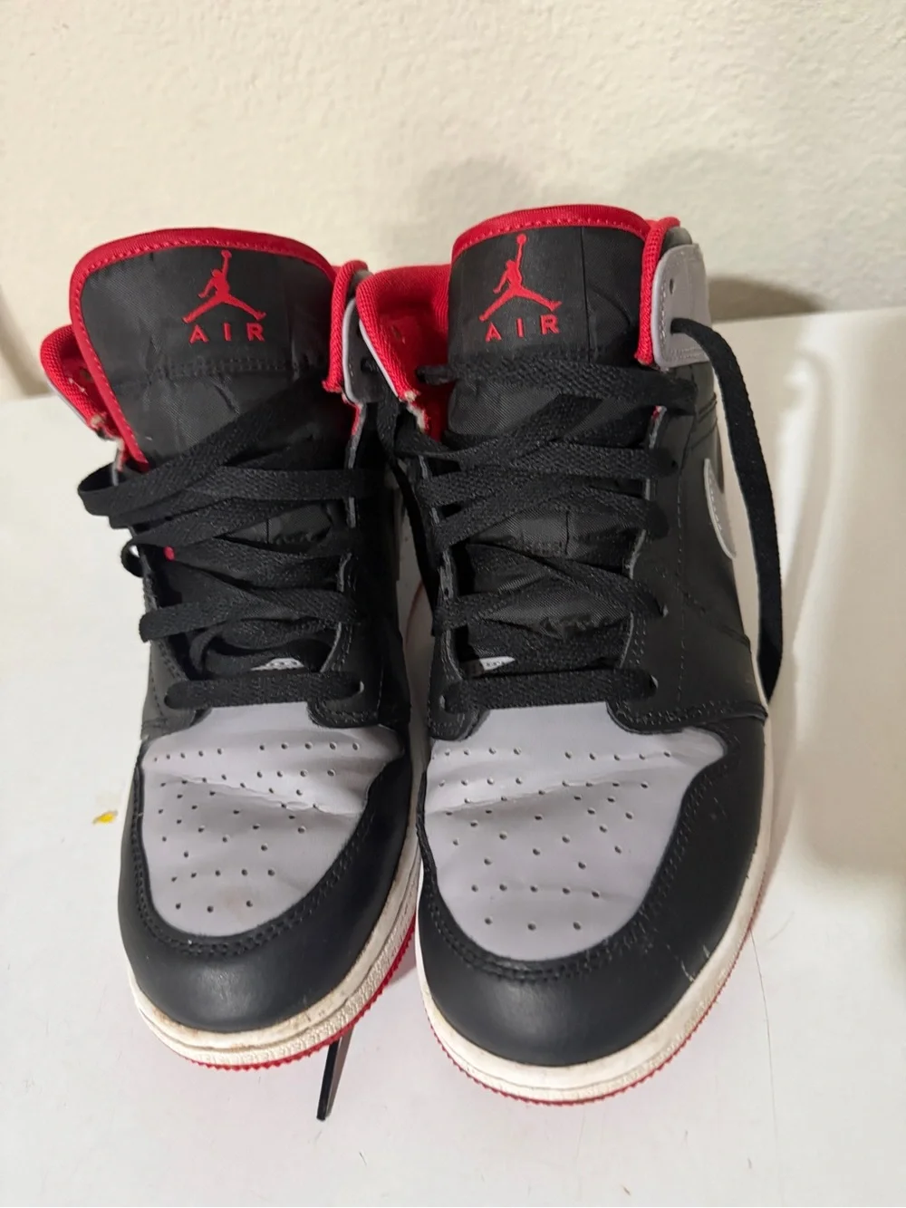 Nike Air Jordan 1 Mid Black Red Gray
